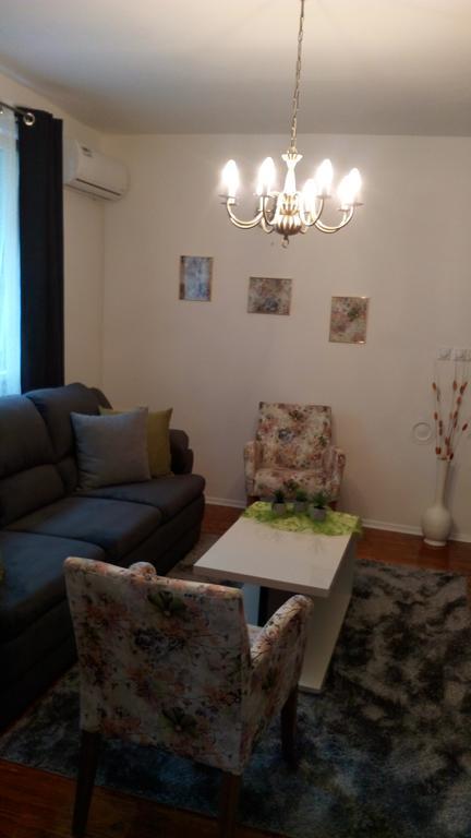 El Apartment